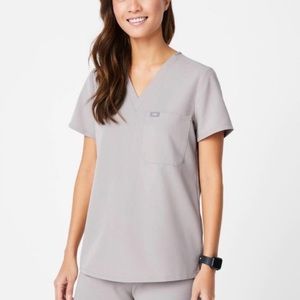 NWT FIgs S Catarina Top (slate)